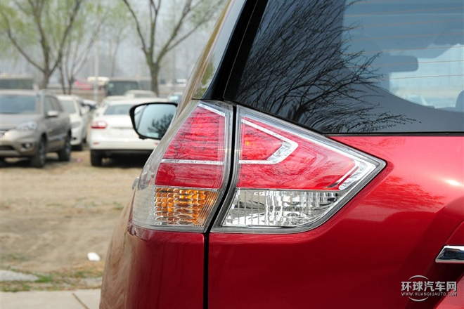 2015款 2.0L CVT舒適MAX版 2WD