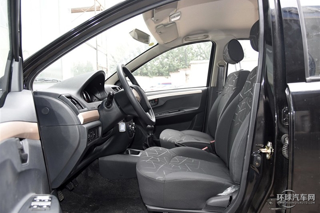 2015款 1.5L 自動進取型