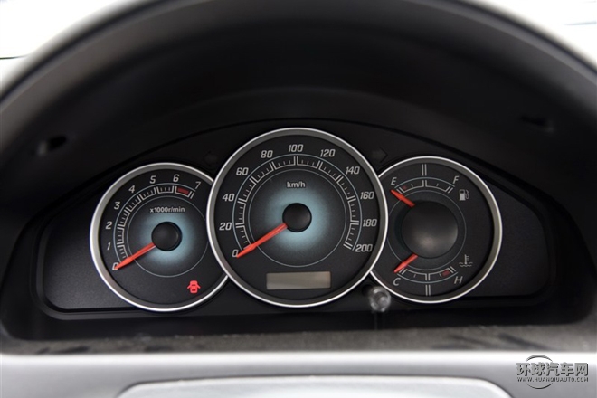 2015款 1.5L 自動進取型