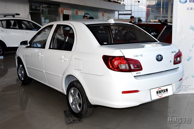 2015款 1.5L 自動(dòng)標(biāo)準(zhǔn)型