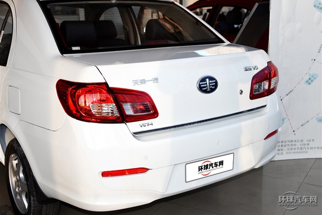 2015款 1.5L 自動標準型