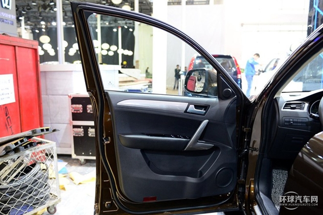 2015款 1.5T 手動尊貴型