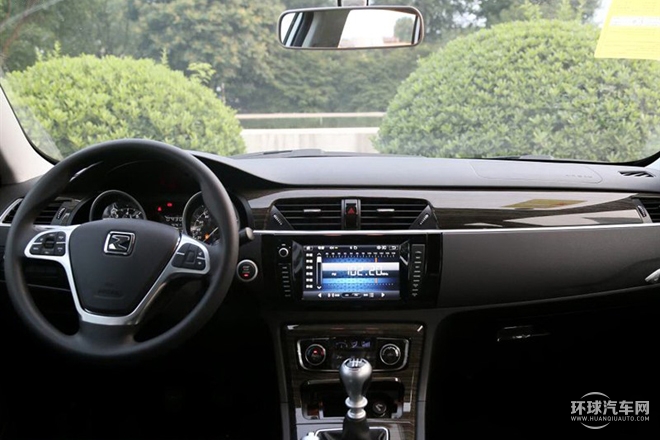 2015款 1.5T 手動尊貴型