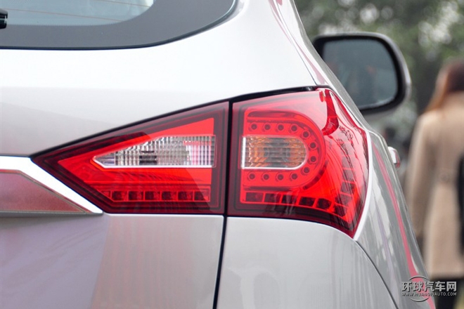 2015款 1.5T 手動尊貴型