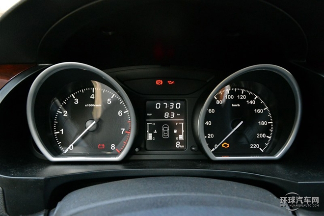 2015款 2.0T 手動尊貴型