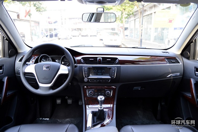 2015款 2.0T 手動(dòng)尊貴型