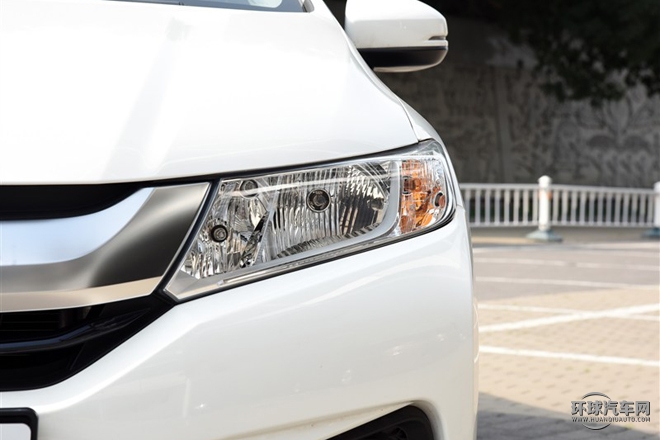 2015款 1.5L CVT豪華版