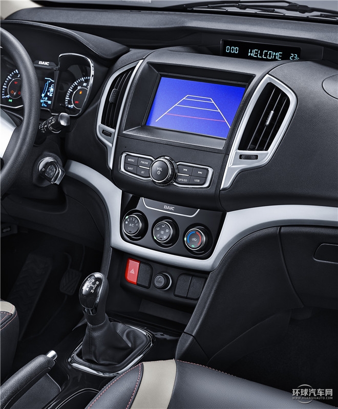 2015款 1.5L 手動舒適型