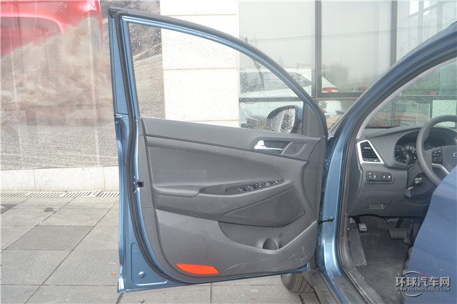 2015款 1.6T 雙離合四驅尊貴型