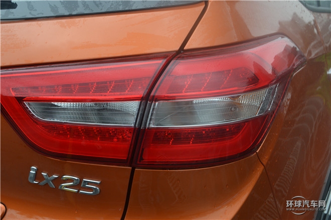 2015款 1.6L 手動(dòng)兩驅(qū)時(shí)尚型GS