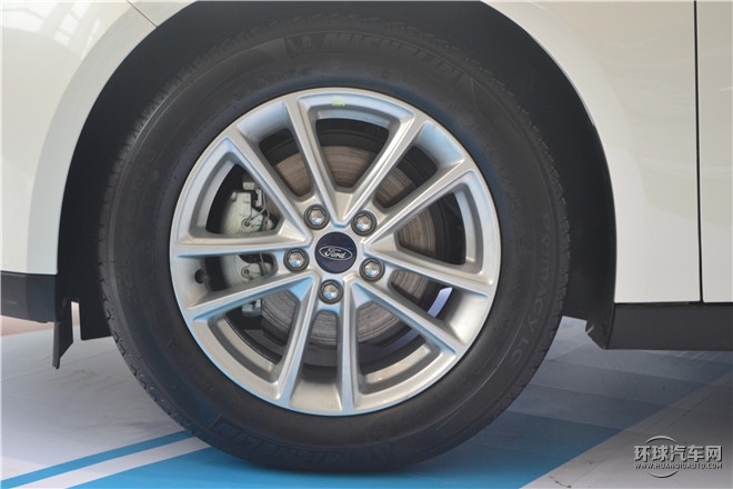 2015款 三廂 1.0L GTDi 手動超能風尚型