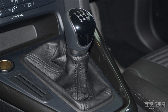 2015款 三廂 1.6L 手動舒適型