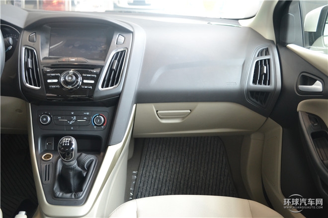 2015款 兩廂 1.6L 手動(dòng)風(fēng)尚型