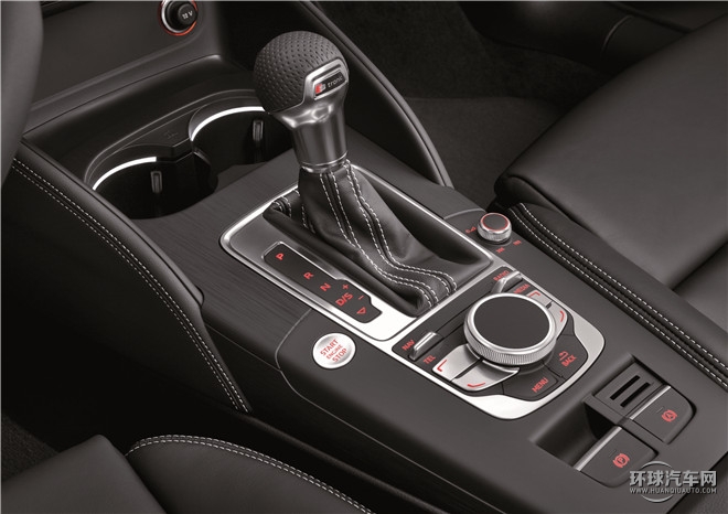 2015款 Limousine 45 TFSI S line 豪華型