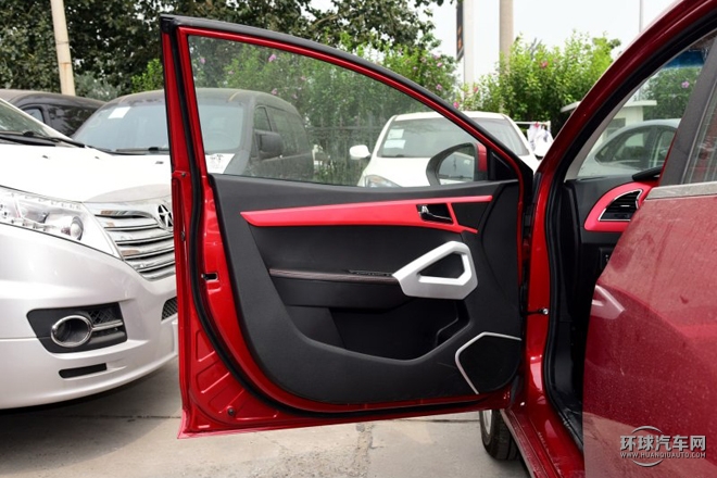 2015款 1.5L 手動豪華智能型