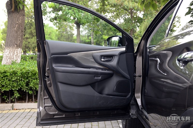 2015款 2.5T S/C HEV XV 四驅混動旗艦版