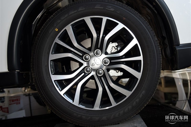 2016款 2.4L 四驅精英版 5座