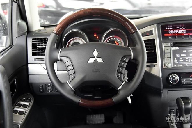 2016款 3.0L 自動尊貴版 國V