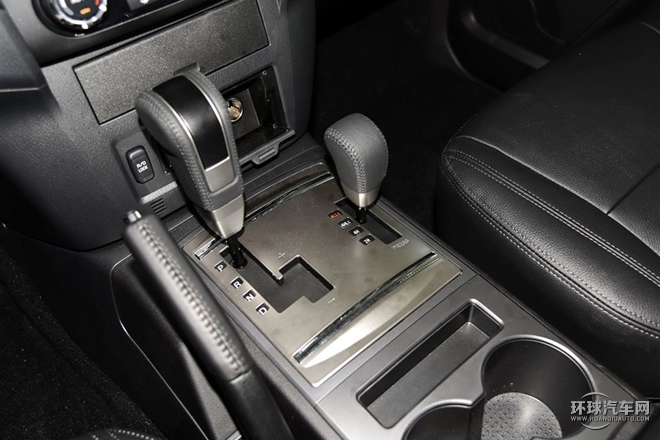 2016款 3.0L 自動尊貴版 國V