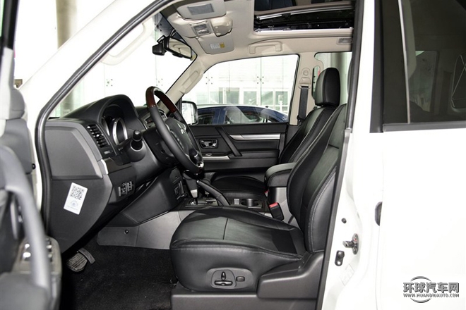 2016款 3.0L 自動(dòng)尊貴版 國(guó)V