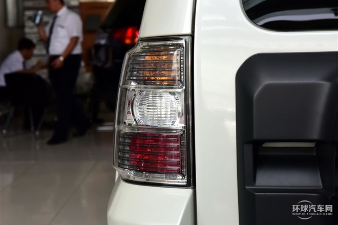 2016款 3.0L 自動尊貴版 國V