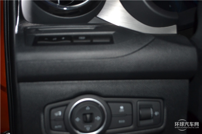 2016款 1.5TI 手動尊貴型