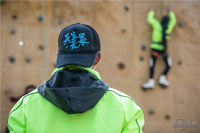 夢想，天生無畏 梅賽德斯-奔馳東區GLA SUV無畏勇者之旅逐夢啟程