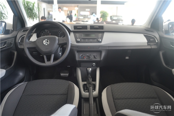 2015款 1.4L 手動(dòng)前行版