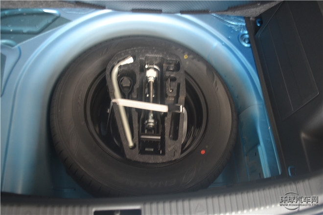 2015款 1.4L 手動(dòng)前行版