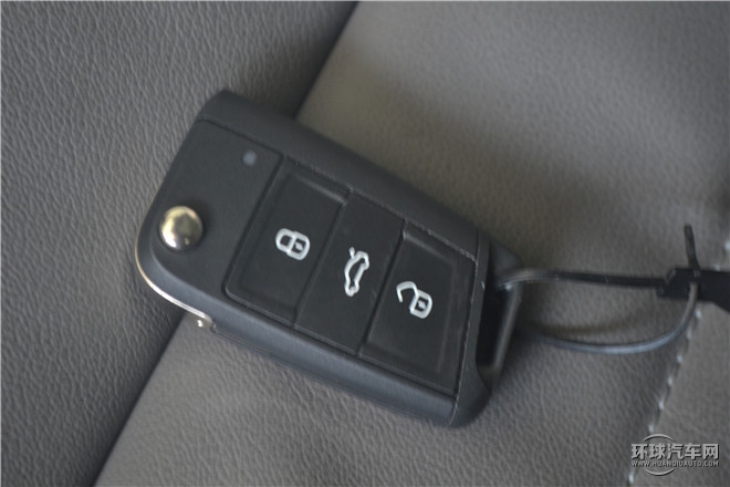 2016款 1.6L 自動前行版