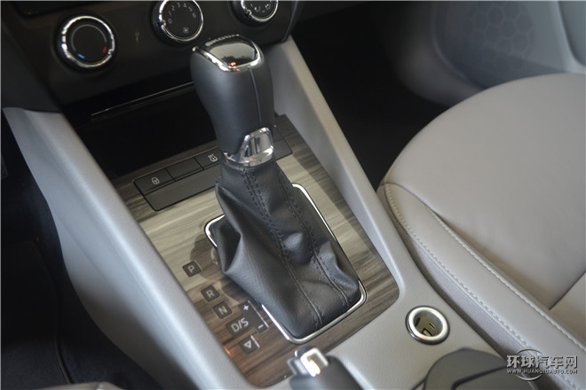 2016款 1.6L 自動智行版