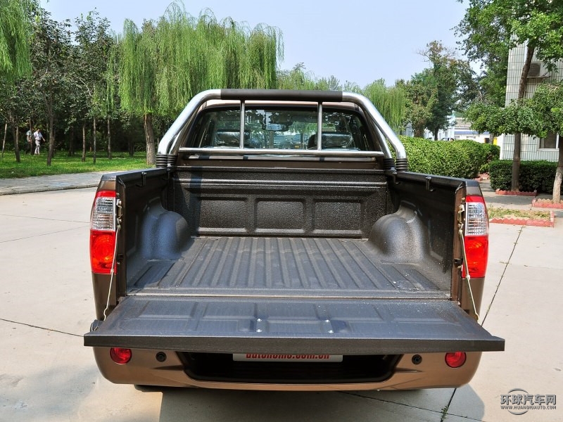 威虎TUV 2015款 2.5T柴油四驅豪華型