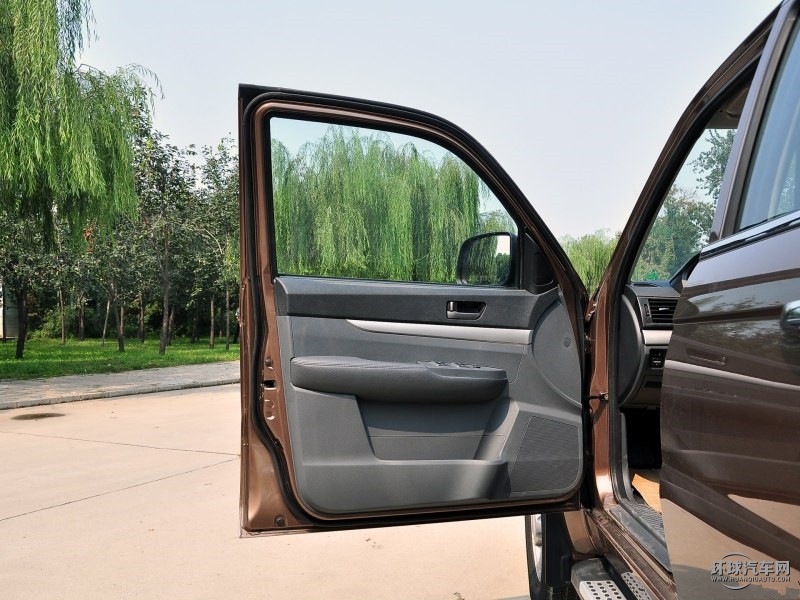 威虎TUV 2015款 2.5T柴油四驅豪華型