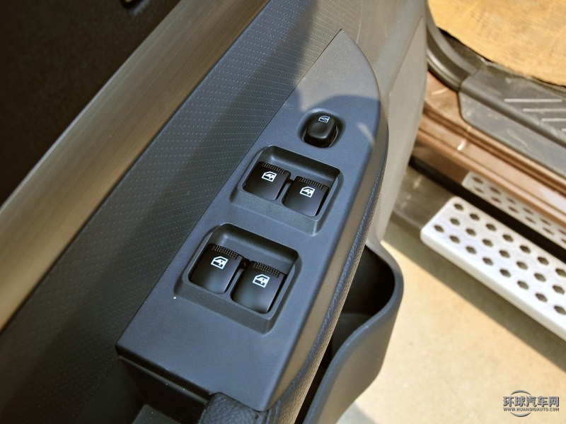 威虎TUV 2015款 2.5T柴油四驅豪華型