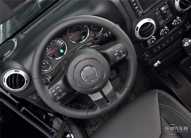 2015款 2.8TD 四門舒享版 Sahara