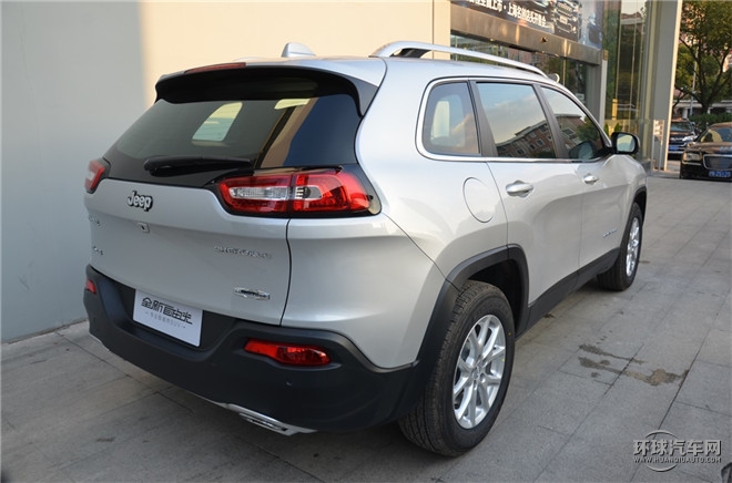 2016款 2.4L 專業(yè)版+智能包