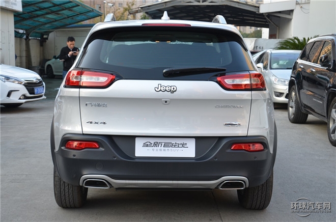 2016款 2.4L 專業(yè)版+智能包