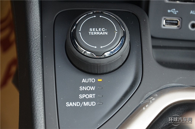 2016款 2.4L 專業版+智能包