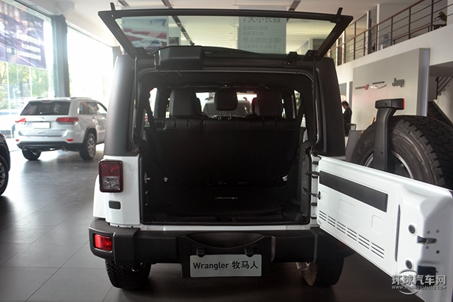 2015款 2.8TD 四門舒享版 Sahara