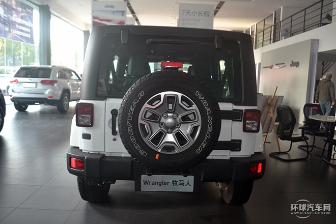 2015款 3.0L 四門(mén)舒享版 Sahara