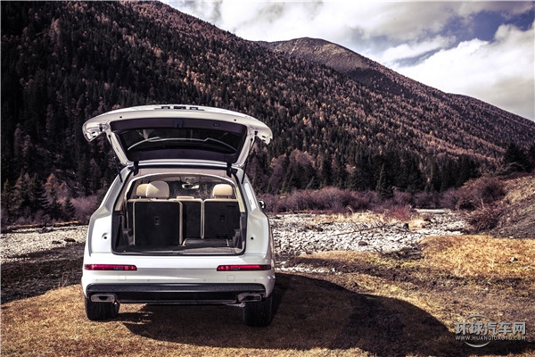 全新奧迪Q7“偉大，不止”臥龍至丹巴試駕