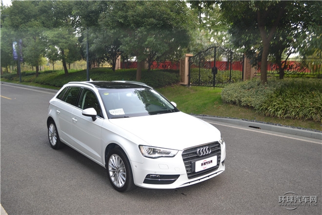 2015款 Limousine 40 TFSI 自動舒適型