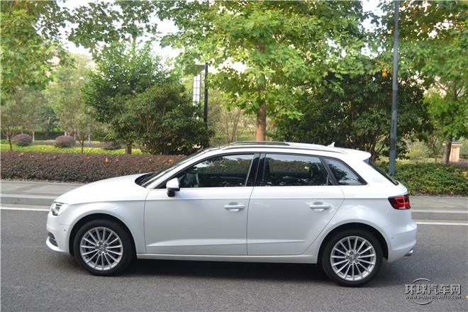 2015款 Limousine 40 TFSI 自動舒適型