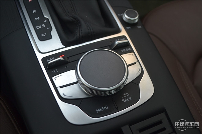 2015款 Limousine 40 TFSI 自動舒適型