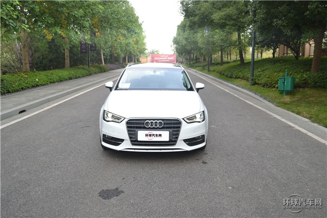 2015款 Limousine 40 TFSI 自動舒適型