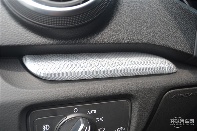 2015款 Limousine 40 TFSI 自動舒適型