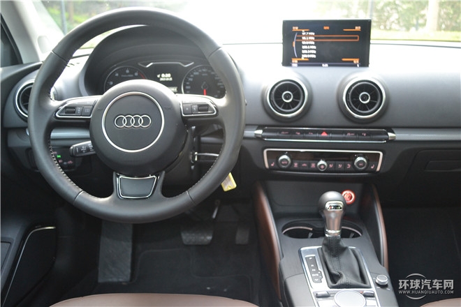 2015款 Limousine 40 TFSI 自動豪華型