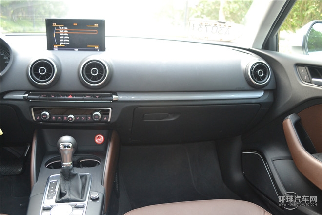 2015款 Limousine 40 TFSI 自動豪華型