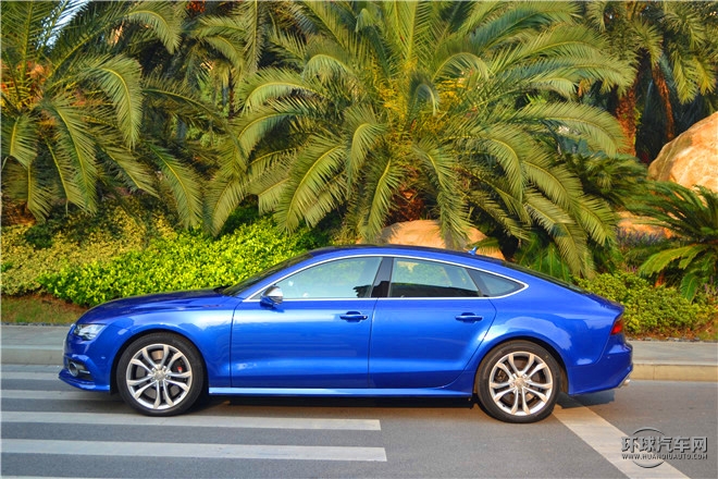 2016款 4.0 TFSI quattro