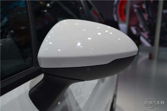 2016款 轎跑 15S 自動領先型